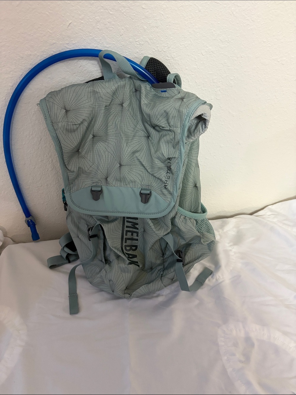 CamelBak Hydration Pack Arete 18 in Light Teal